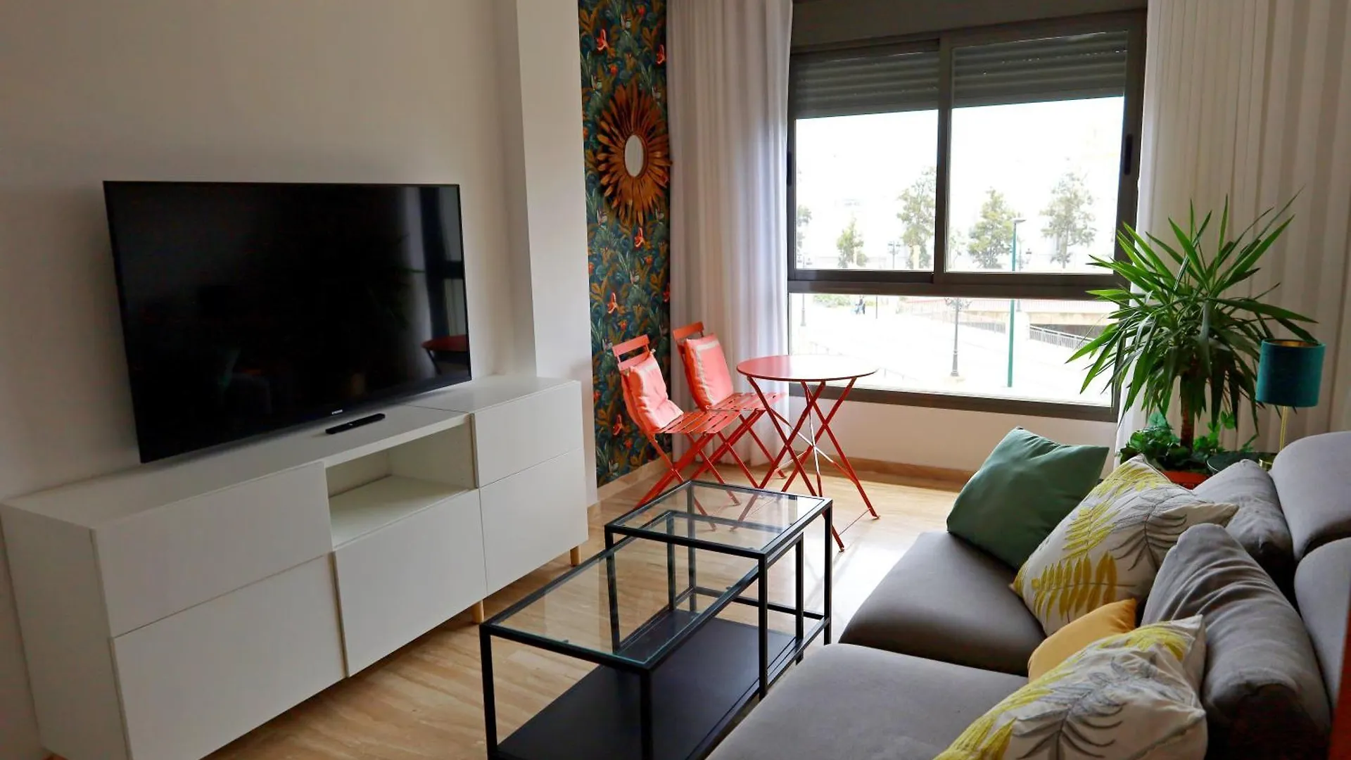 Luminoso Apartamento Frente Al Puerto 马拉加